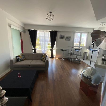 Charmant Appartement En Bord De Cher Сант-Авертан Екстериор снимка