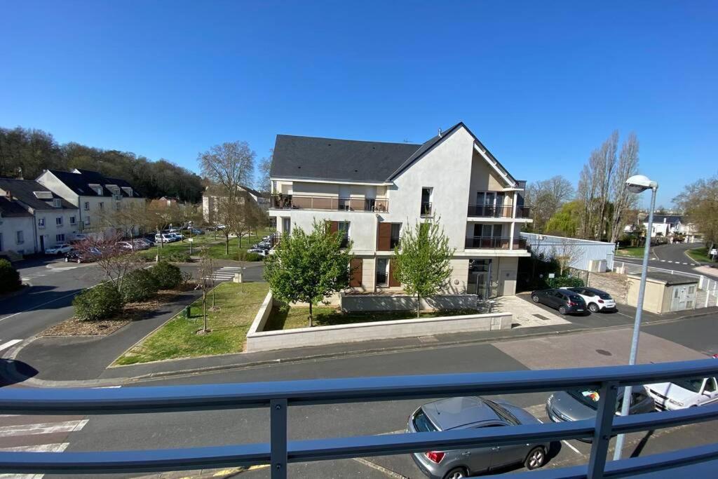Charmant Appartement En Bord De Cher Сант-Авертан Екстериор снимка