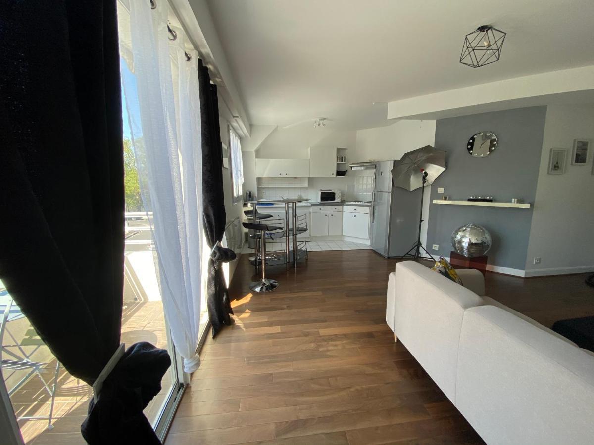 Charmant Appartement En Bord De Cher Сант-Авертан Екстериор снимка